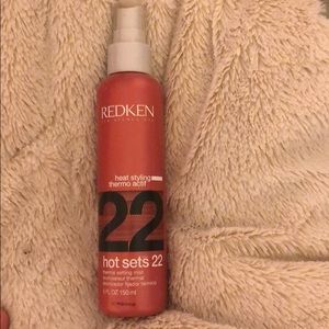 Redken hot sets 22 thermal setting mist